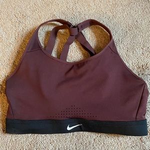 MUST GO BY 5/10 NWOT NIKE HIGH IMPACT SPORTS BRA